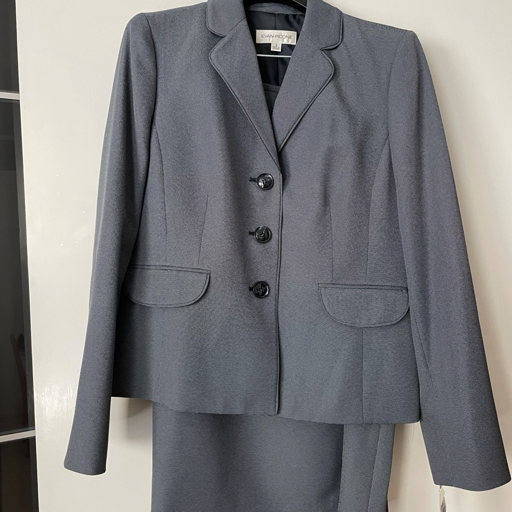 Evan P, suit and skirt set, size 8